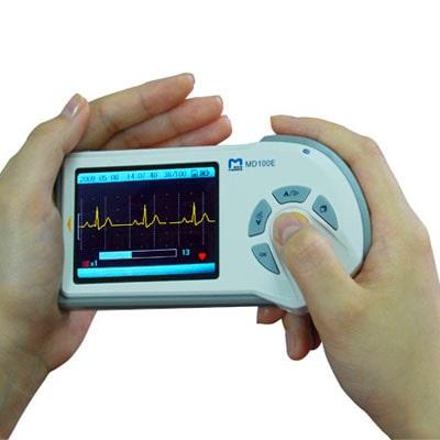 Image of MD 100E in hands during use