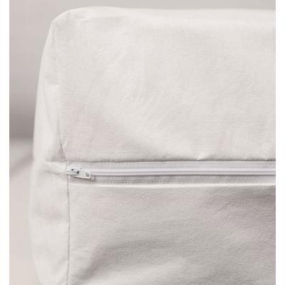 Image of zip closure on waterproof mattress protector